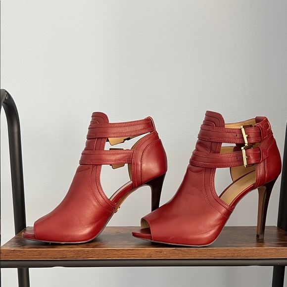 Michael Kors burgundy peep toe Strappy Heels- size 7.5 - Picture 1 of 5